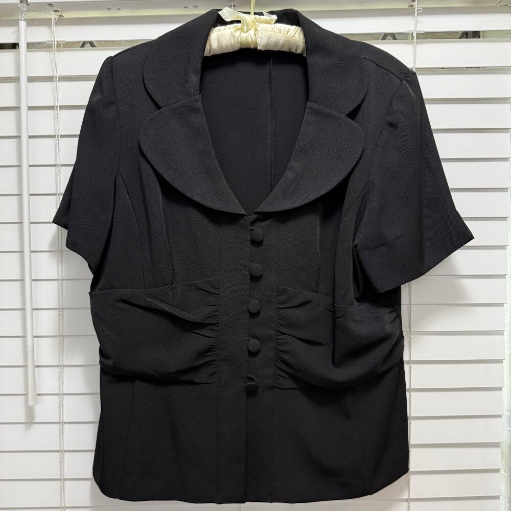 Classic Black Short-Sleeve Blouse with Sculpted Collar